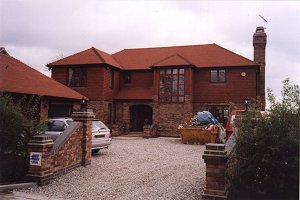 otherhouse1.jpg (15973 bytes)